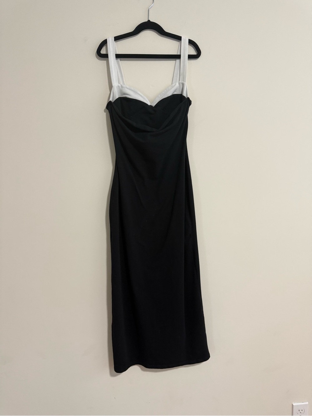 Reformation Black and White Midi Dress. Size XS. Great Condition.